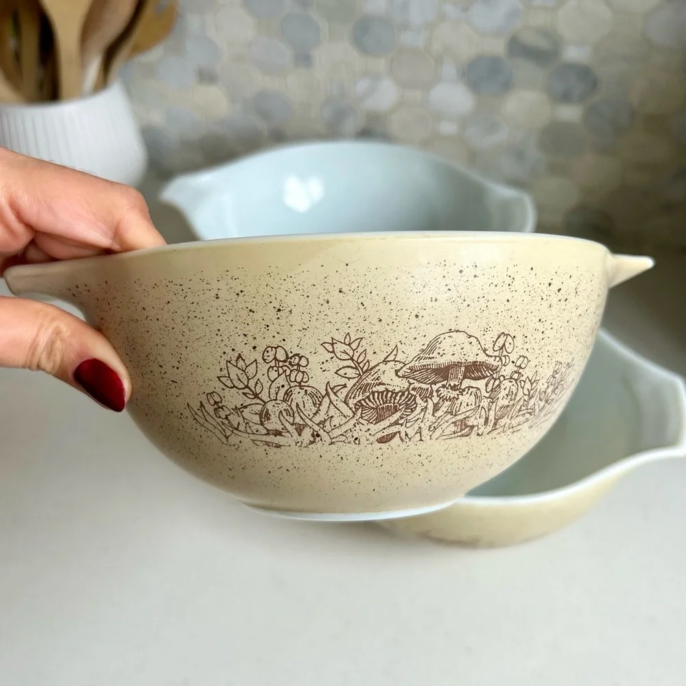 Vintage Pyrex Nesting Bowls Forest Fancies Mushroom Complete set of 4 - Picture 5 of 8